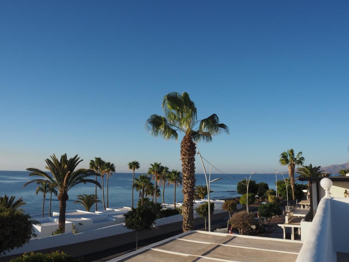 Sea View With Direct Access To Boulevard Appartamento